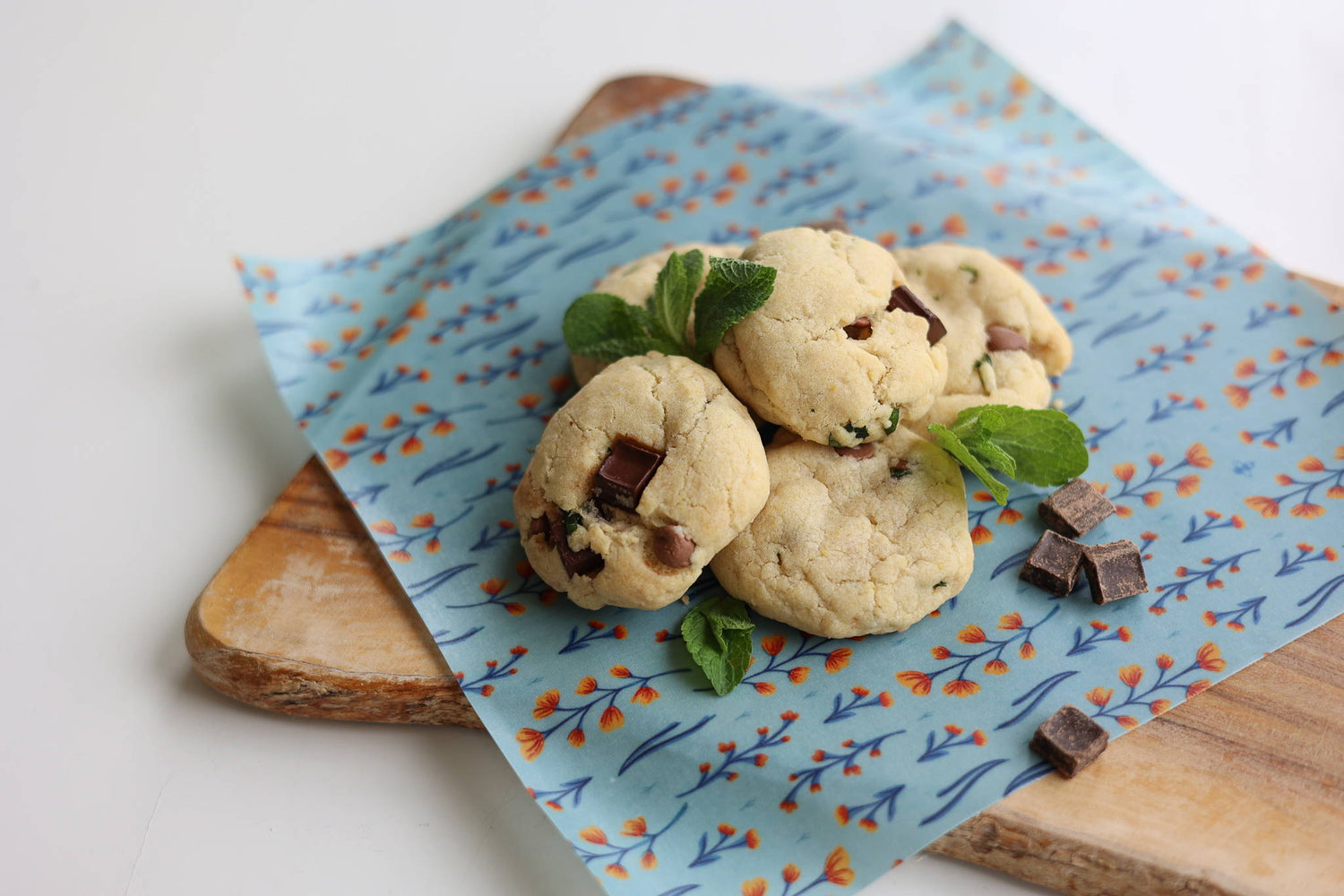 Minty Fresh Spring Cookies - NATURE BEE